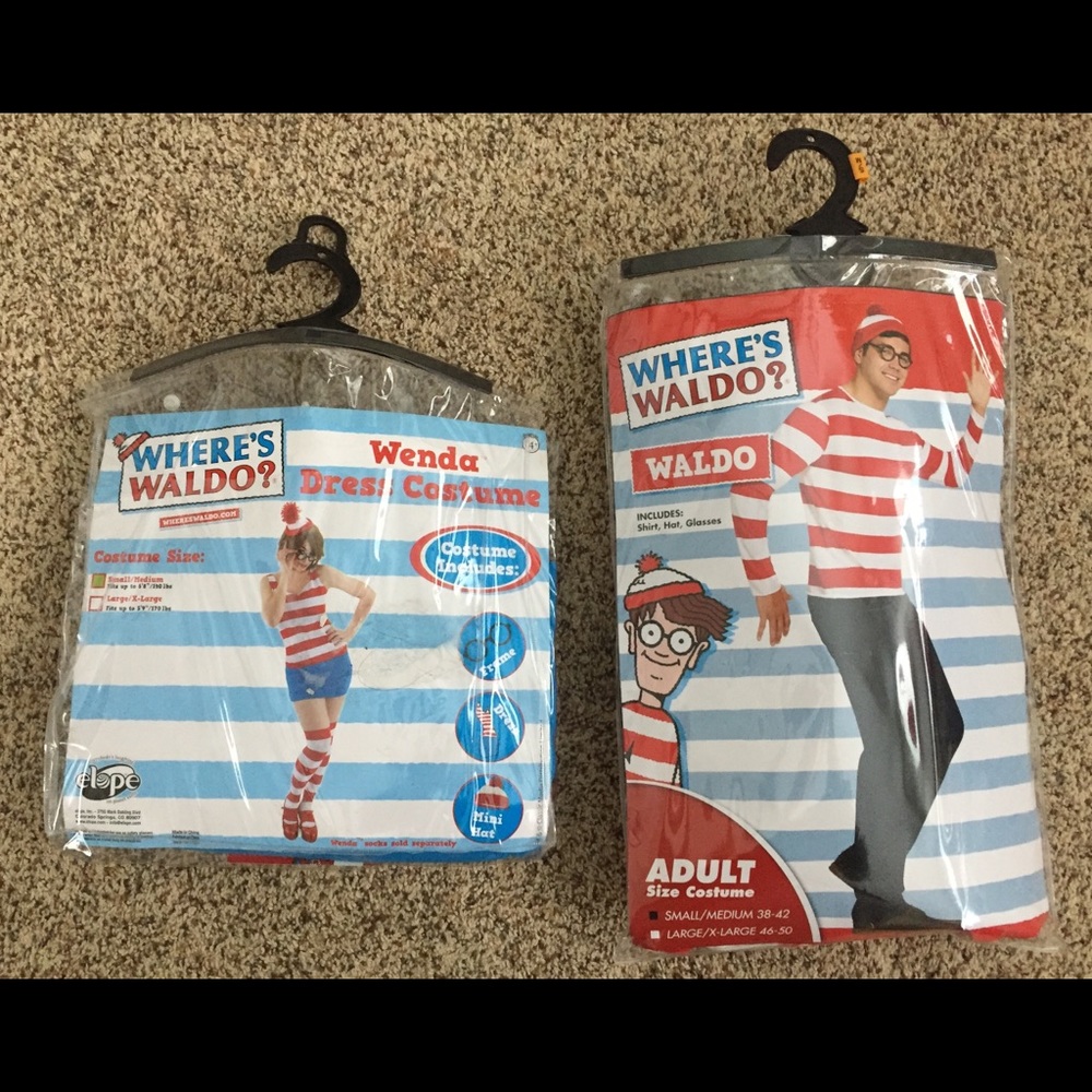 Couple “Where’s Waldo?” Halloween costumes